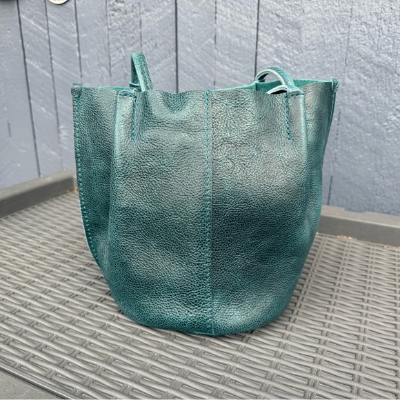 Portland Leather LAGOON Devan Classic Bucket Bag Purse - Picture 2 of 4